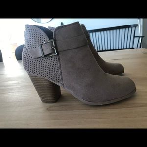 Women’s size 7.5 brown boots